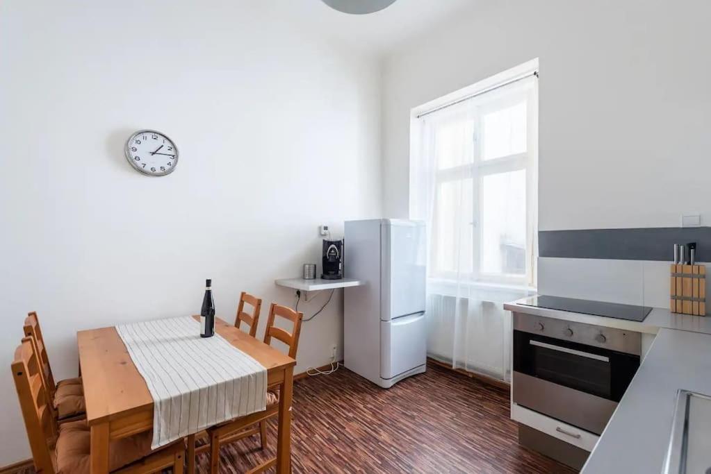 Spacious Apartment With Balcony At Wenceslas Sq Πράγα Εξωτερικό φωτογραφία